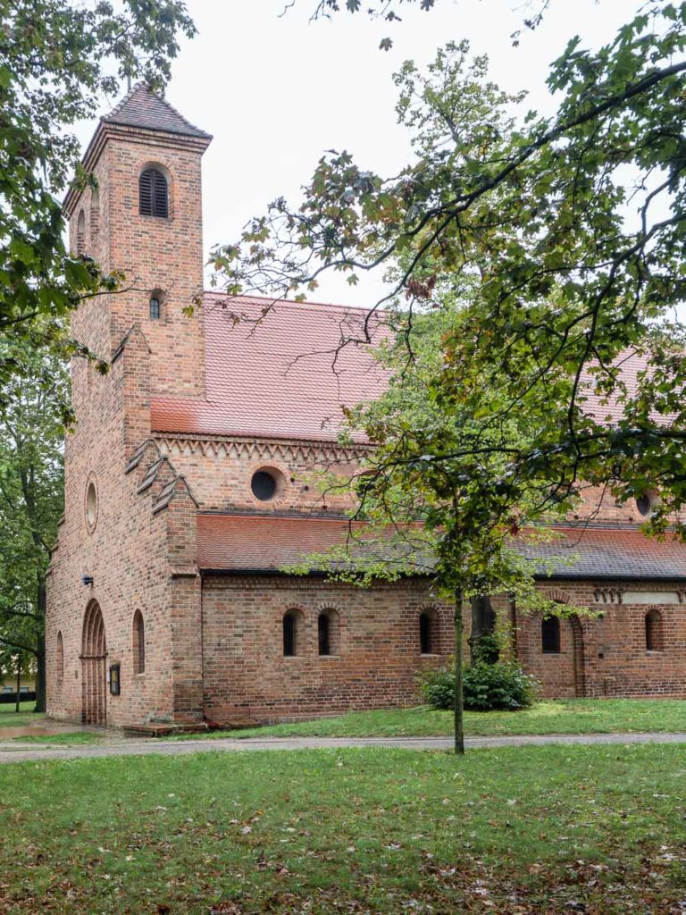 St. Nikolaikirche Ansicht von Südwest.
