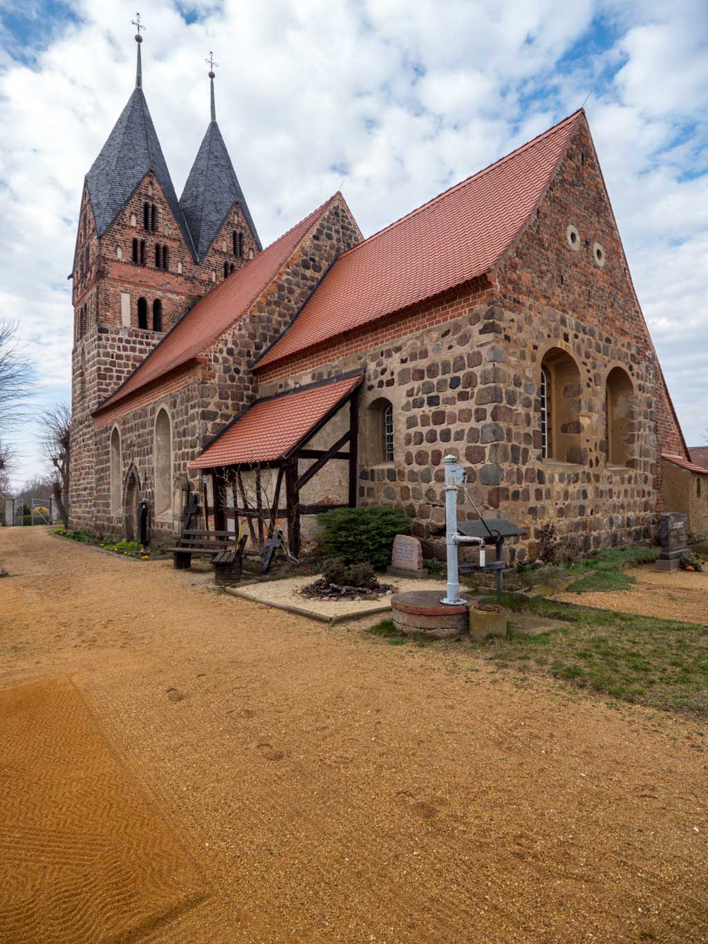 Dorfkirche Lugau Routen Der Romanik In Berlin Und Brandenburg