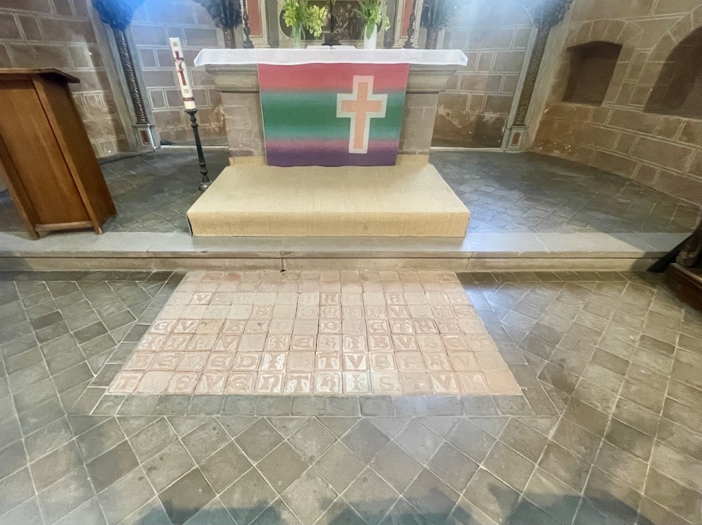 Zinna, Altar und Ave Maria